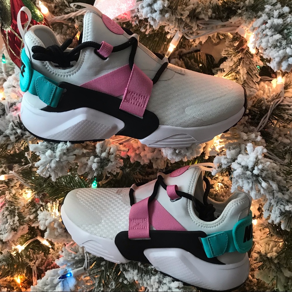 🚨SOLD🚨 Nike Air Huarache City Low - Picture 2 of 8